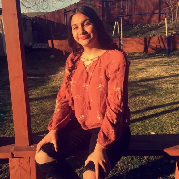 Meet your Posher, Isabel - Picture 1 of 1